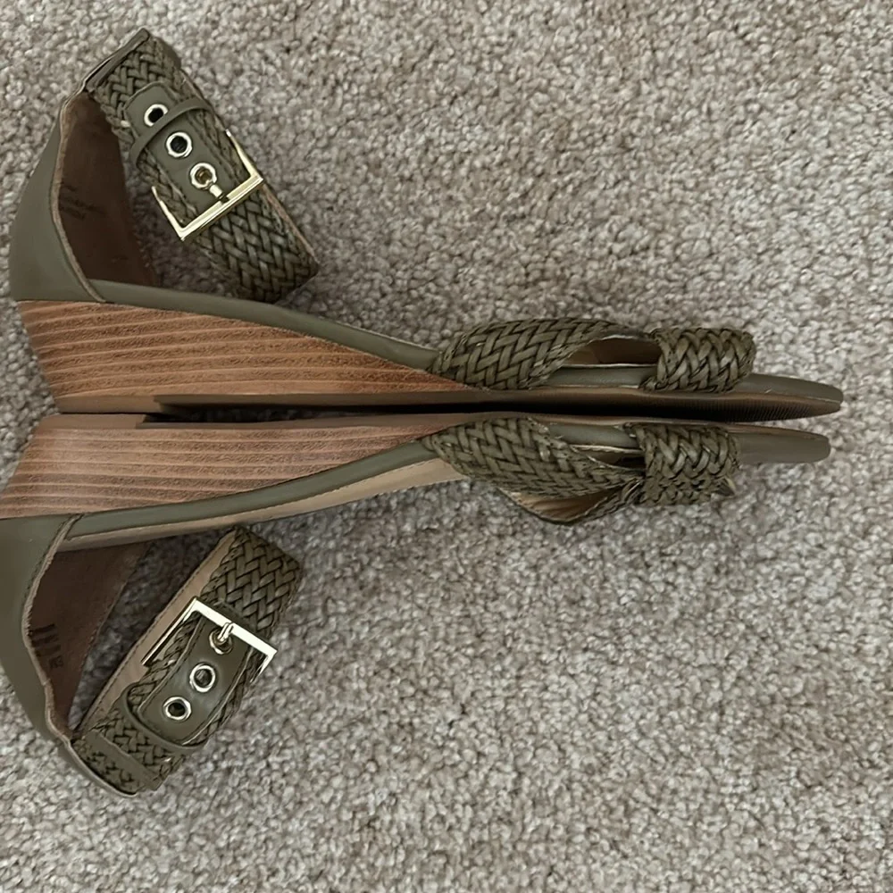 Talbots sandals - Picture 3 of 5